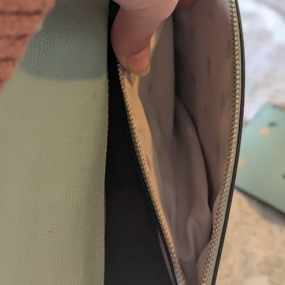 Blue Daisy Kate Spade Purse With Matching Card Holder - Picture 7 of 11